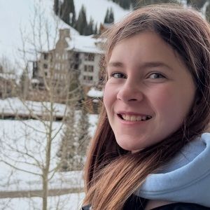 Meet your Posher, Stella